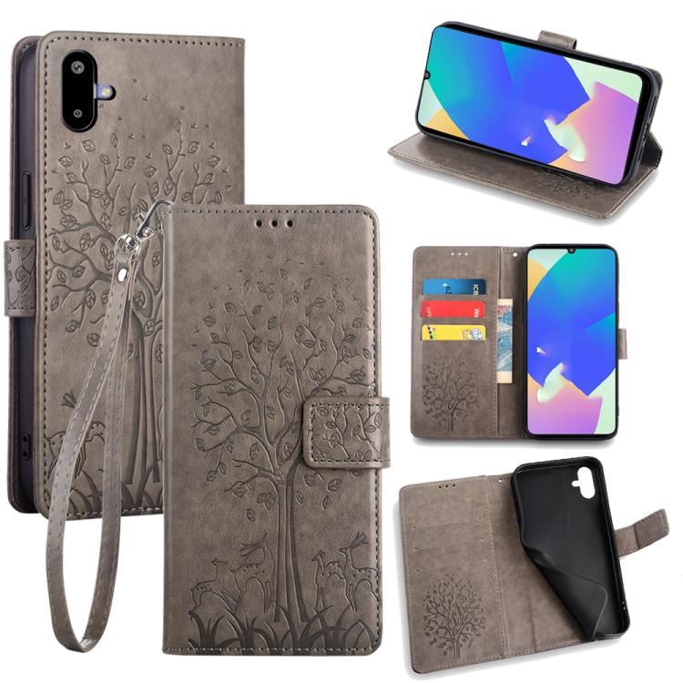 Funda de piel con relieve de árbol y ciervo para Samsung Galaxy F06 5G (gris)