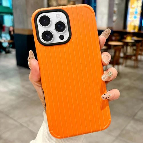 Funda MagSafe de cobertura total para iPhone 16 Pro con diseño inspirado en equipaje (amarilla)