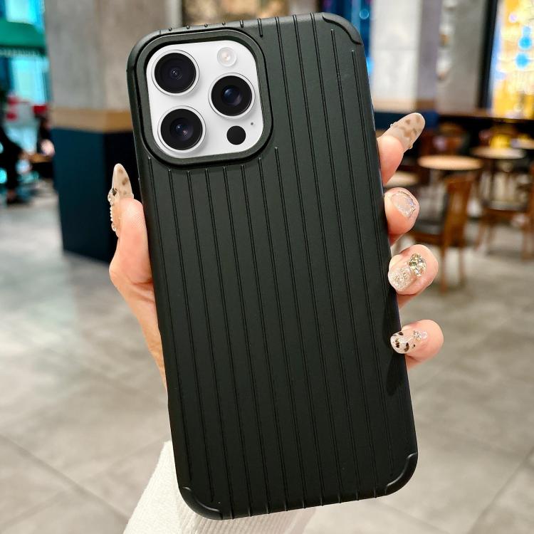 Funda MagSafe de cobertura total para iPhone 16 Pro con diseño inspirado en equipaje (negra)
