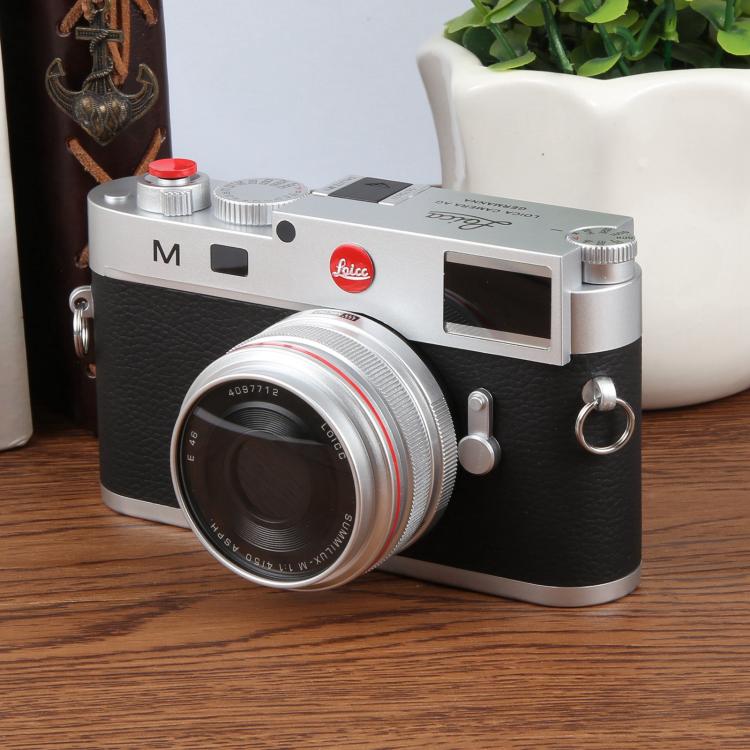 Accesorios de estudio fotográfico para cámara ficticia Leica M11 (plateados)