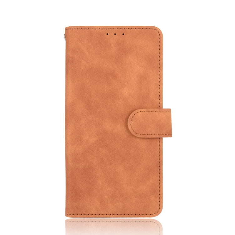 Para Motorola Moto G 5G, color sólido, tacto de la piel, hebilla magnética, textura de becerro abatible horizontal, funda de cuero PU con soporte, ranuras para tarjetas y billetera (marrón)