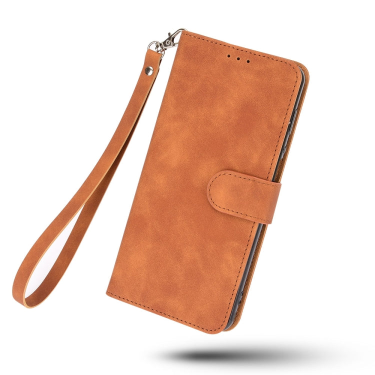 Para Nokia 5.4 Estuche de cuero PU con textura de piel de becerro abatible horizontal con hebilla magnética de color sólido con soporte, ranuras para tarjetas y billetera