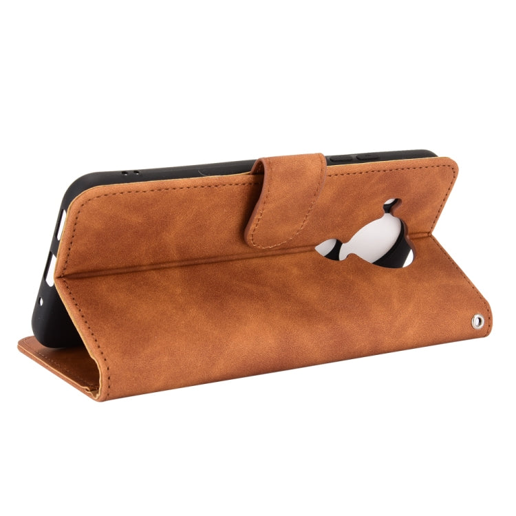 Para Nokia 5.4 Estuche de cuero PU con textura de piel de becerro abatible horizontal con hebilla magnética de color sólido con soporte, ranuras para tarjetas y billetera