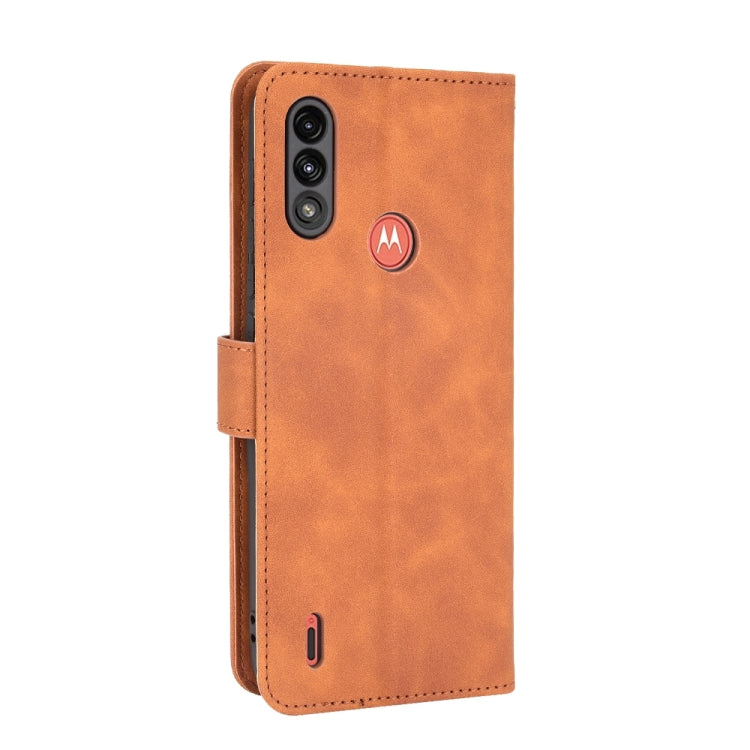 Para Motorola Moto E7 Power Color Sólido Siente Siente Hebilla Magnética Caja de cuero de la PU de la textura de la textura PU con el soporte y las tragamonedas y la cartera (marrón)