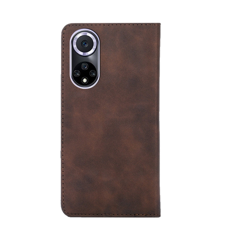 Funda Huawei Nova 9 Skin Feel Magnetica Horizontal Flip de Cuero (Marrón Oscuro)