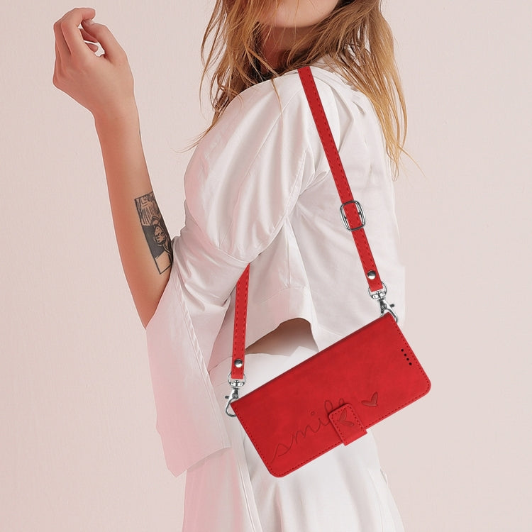 Funda de Piel con Relieve de Corazón y Cordón Largo para Teléfono Itel A50 (Rojo)
