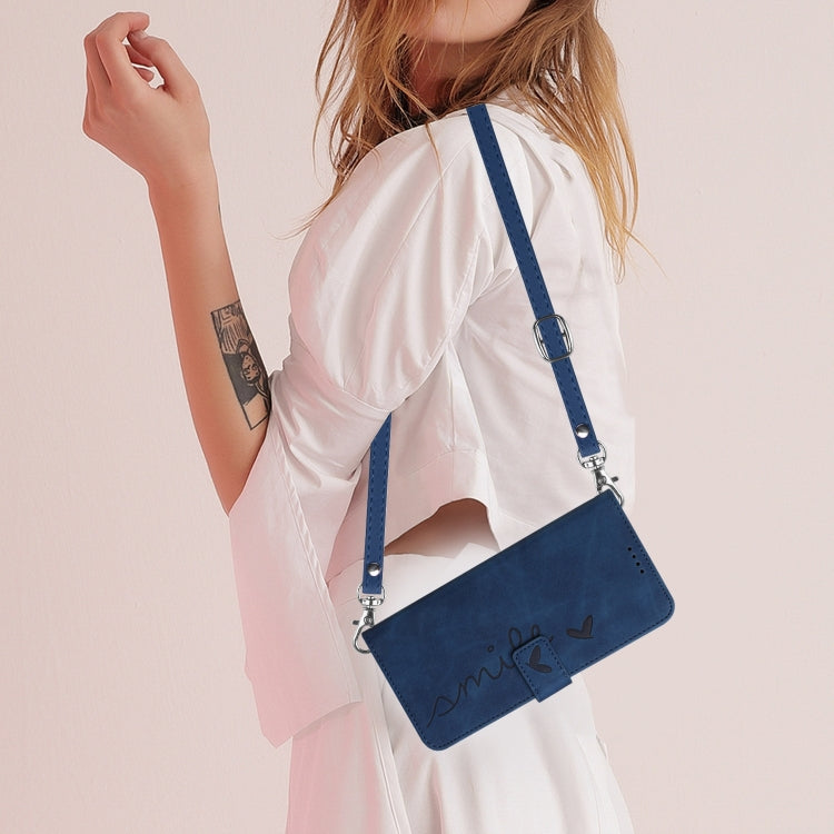 Funda de Piel con Relieve de Corazón y Cordón Largo para Teléfono Itel P65 (Azul)