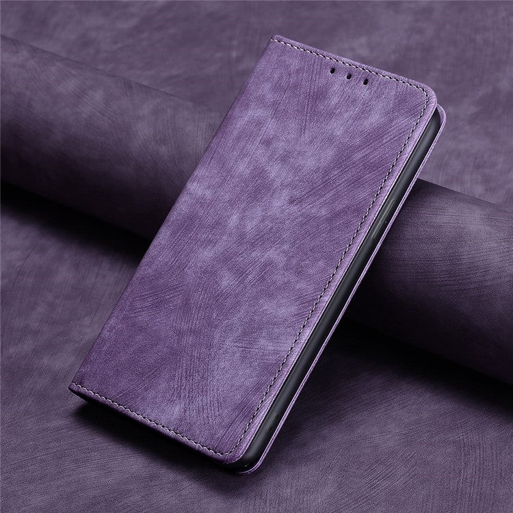 Funda de Cuero Magnética con Cepillo Antirrobo Rfid para TCL 50 5G (Morado)