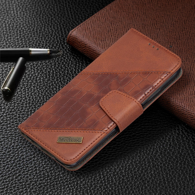 Para Huawei P40 Lite, color a juego, textura de cocodrilo, funda de cuero PU con tapa horizontal con billetera, soporte y ranuras para tarjetas (marrón)