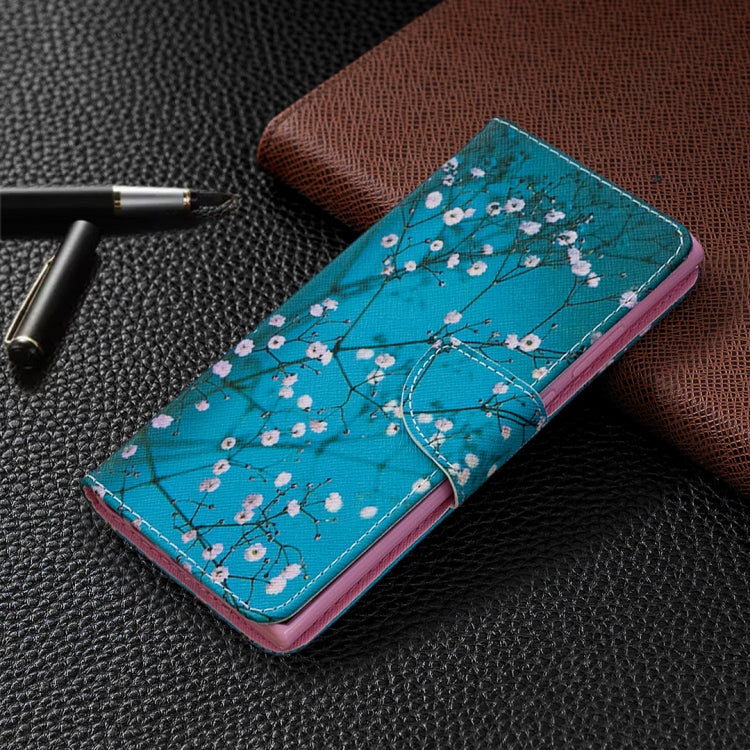 Estuche de Cuero Abatible Horizontal Samsung Galaxy Note 20 con Soporte, Ranuras para Tarjetas y Billetera (Plum Blossom)