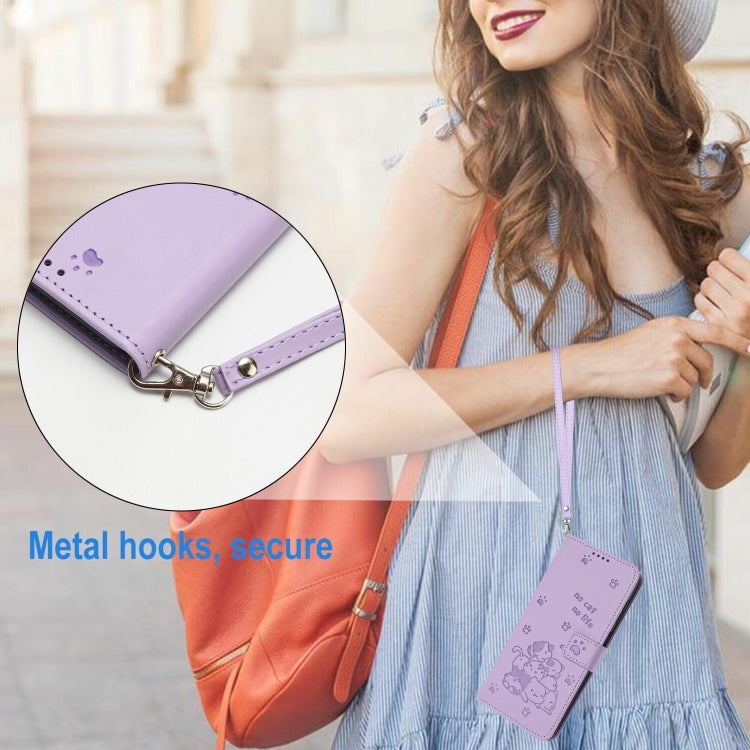 Funda de Cuero con Cordón para Teléfono Itel A80 con Diseño de Gatito en Relieve (Morado)