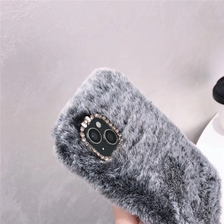 Funda para Teléfono iPhone 13 Pro con Anillo Lente Diamante de Felpa (Marrón)