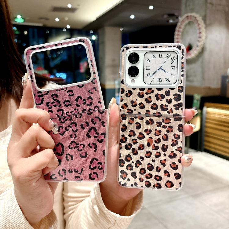 Funda para Teléfono Huawei Nova Flip con Diseño Leopardo y Plumas Integrada con Pulsera (Morado)