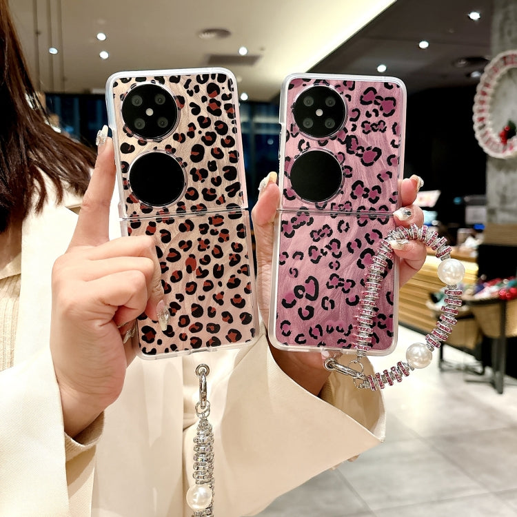 Funda para Teléfono Huawei Pocket 2 con Diseño de Leopardo y Plumas y Pulsera Integrada (Marrón)