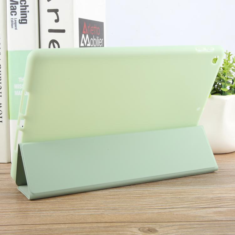 Funda de Cuero Gebei con Tapa a Prueba de Golpes y 3 Pliegues para iPad 10.2 (2021/2020/2019) (Verde)