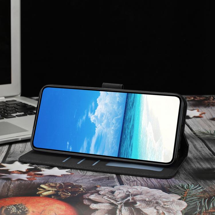 Funda de cuero con relieve y diseño de mariposas para Samsung Galaxy A17 5G (negra)