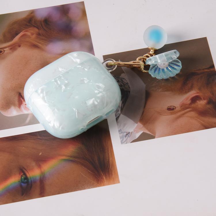 Estuche para auriculares AirPods 4 con textura de perla y hebilla colgante (azul claro)