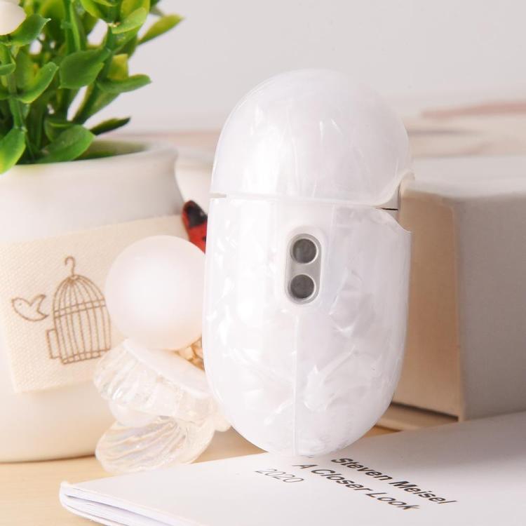 Estuche para auriculares AirPods Pro con textura de perla y hebilla colgante (blanco)