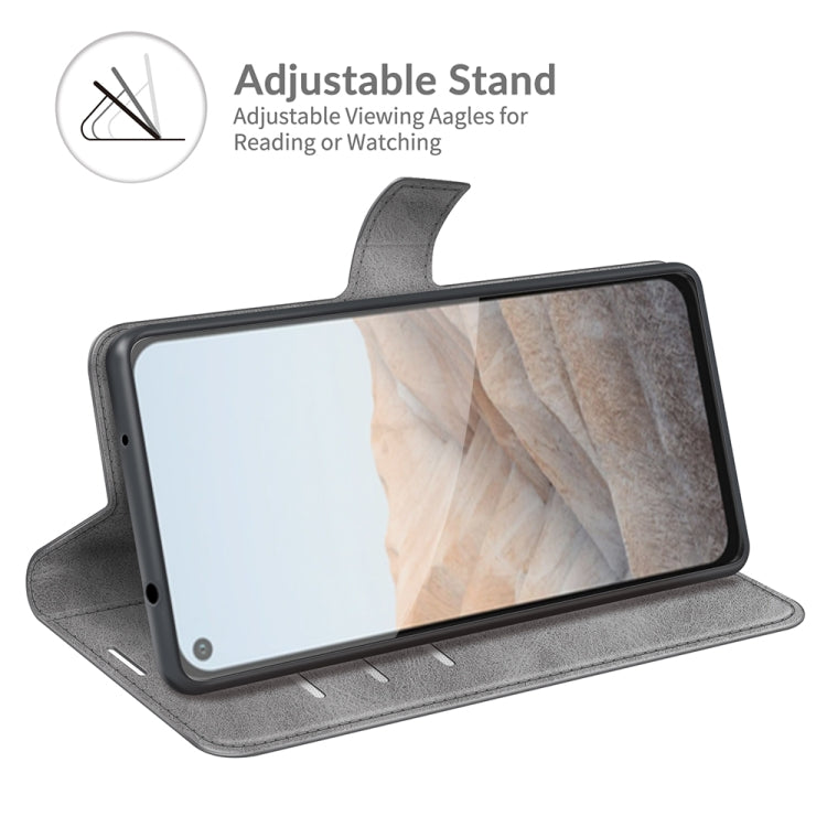 Para Google Pixel 5a Retro Becerro patrón Hebilla Horizontal Flip Funda de cuero con soporte y ranuras para tarjetas y billetera (gris)