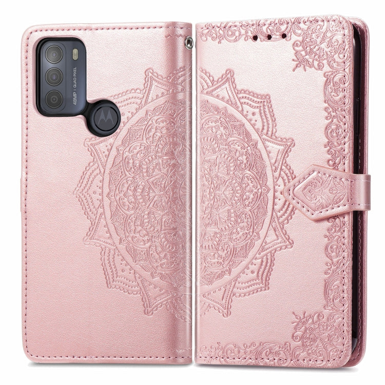Para Motorola Moto G50 Mandala patrón de estampado en relieve Funda de cuero con soporte y ranuras para tarjetas y billetera y cordón (oro rosa)