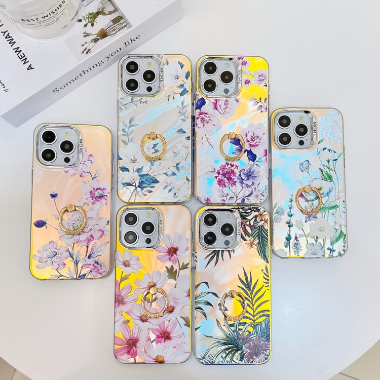 Caja de Teléfono TPU para iPhone 15 con Soporte de Anillo y Flor Láser de Galvanoplastia (Blanca) - MOVILSTORE