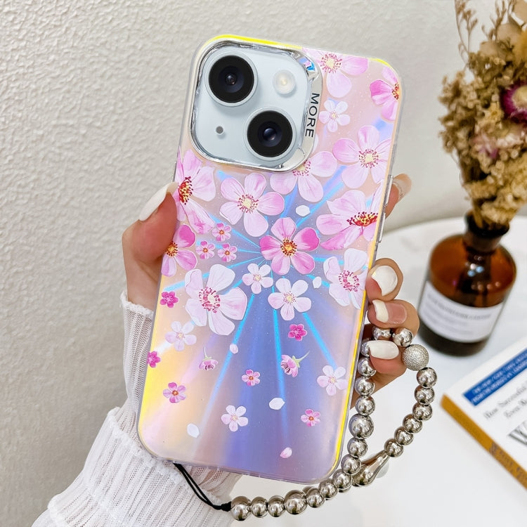 Estuche para teléfono iPhone 15 con flor láser y galvanoplastia con correa para la muñeca (Flor Rosa) - MOVILSTORE