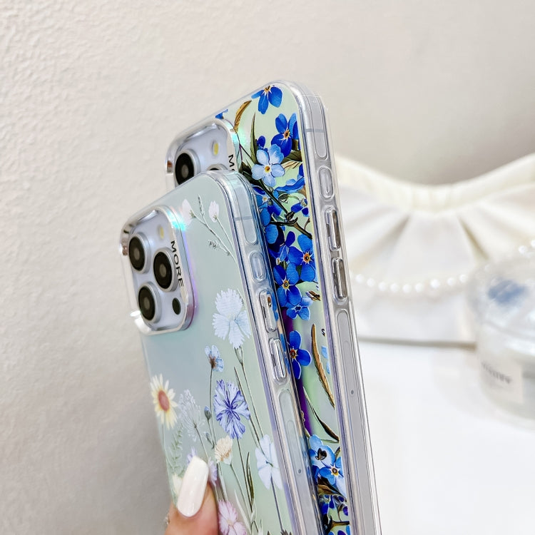 Estuche para teléfono iPhone 15 con flor láser y galvanoplastia con correa para la muñeca (Flor Rosa) - MOVILSTORE