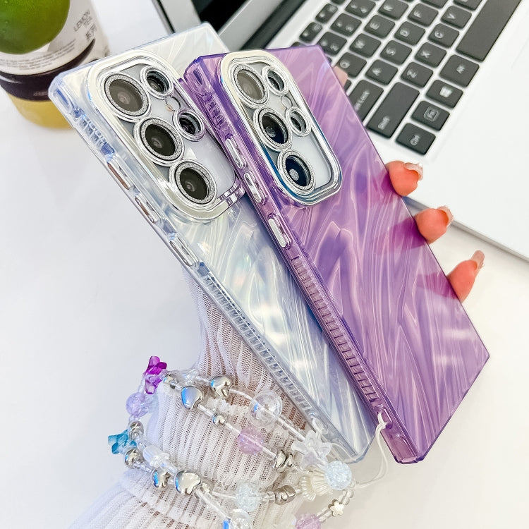 Carcasa TPU Samsung Galaxy A36 5G Textura Brillante Cadena Pulsera Película Lente (Hilo de Plumas Blancas)